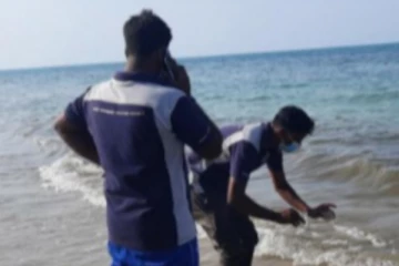 காங்கேசன்துறை கடற்பரப்பில் மிதக்கும் திரவப் படலம்!
