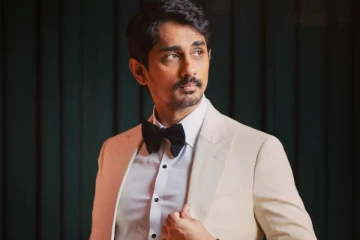 கேர்ள் ப்ரெண்டுடன் தியேட்டருக்கு வந்த சித்தார்த்.. வைரல் போட்டோ