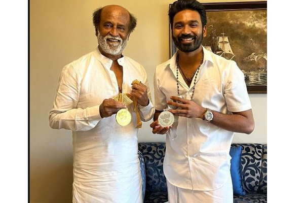 மாமன் - மருமகன் ஒரே மேடையில் விருது பெற்ற தருணம் - நடிகர் தனுஷ் நெகிழ்ச்சி! | Rajinikanth Dhanush Photo Viral Dhanush Comment