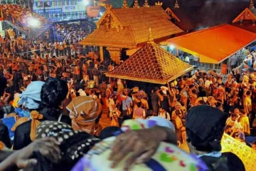 சபரிமலை செல்பவர்கள் மறந்தும் இந்த பொருட்களை எடுத்து செல்லாதீர்கள்