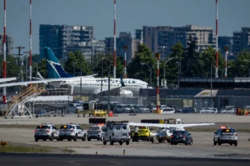 கனடாவில் பெரும் அதிர்வலை ; விமானம் கடத்தப்பட்டதால் முடங்கிய விமான சேவை