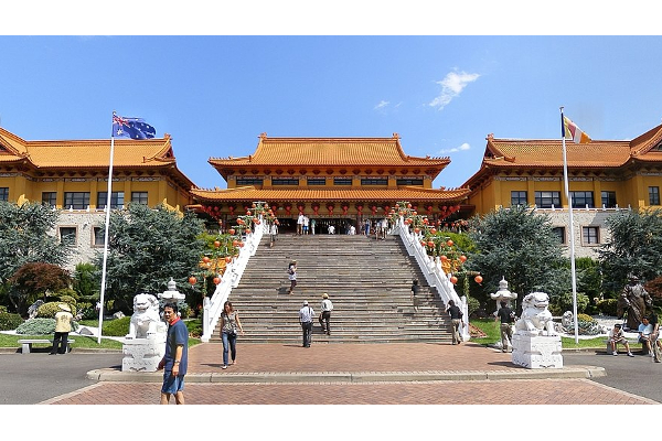 அவுஸ்திரேலியாவிலுள்ள பௌத்த விகாரைக்குள் திருட்டு! | Theft Inside The Buddhist Monastery In Australia