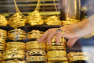 අද රන් මිල තවත් පහළ බසී. නව මිල ගණන් මෙන්න.