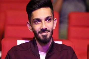 ஒரே டியூனை வைத்துக்கொண்டு மனசிலாயோ வரை பல ஹிட் கொடுத்த அனிருத்.. போதும்ப்பா