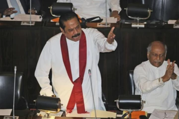 மகிந்த வெளியிடப் போகும் முடிவு! இன்னும் நாடாளுமன்றிற்குள் வரவில்லை