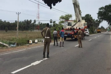 கிளிநொச்சியில் பயங்கர விபத்து சம்பவம்: சாரதி வைத்தியசாலையில்!