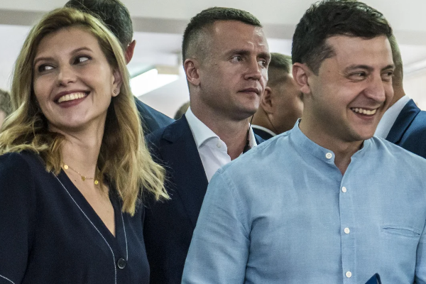 உக்ரைன் அதிபர் மற்றும்  மனைவியால் கிளம்பிய புதுசர்ச்சை! | New Controversy Started President Of Ukraine Wife