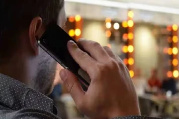 போனில் பெண்களுடன் ஆபாச உரையாடலில் ஈடுபட்ட இலங்கையருக்கு நேர்ந்த கதி!