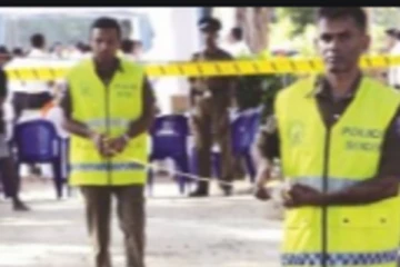 வடமராட்சி கிழக்கில் மணல்கடத்தலில் ஈடுபட்ட டிப்பரை வழிமறித்த பொலிஸ் உத்தியோகத்தருக்கு ஏற்பட்ட நிலை