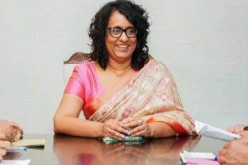 ரணிலை பார்வையிட வைத்தியசாலை சென்ற ஹரிணி அமரசூரிய?