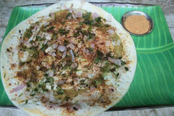 நாவூறும் சுவையில் வெங்காய பொடி தோசை! ரொம்ப ஈஸியா செய்யலாம்