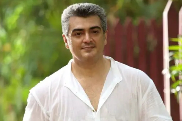 தியேட்டருக்கு மாறுவேடத்தில் சென்ற அஜித்.. என்ன படம் பார்க்க சென்றார் தெரியுமா? | Ajith Watched This Movie In Theater In Disguise