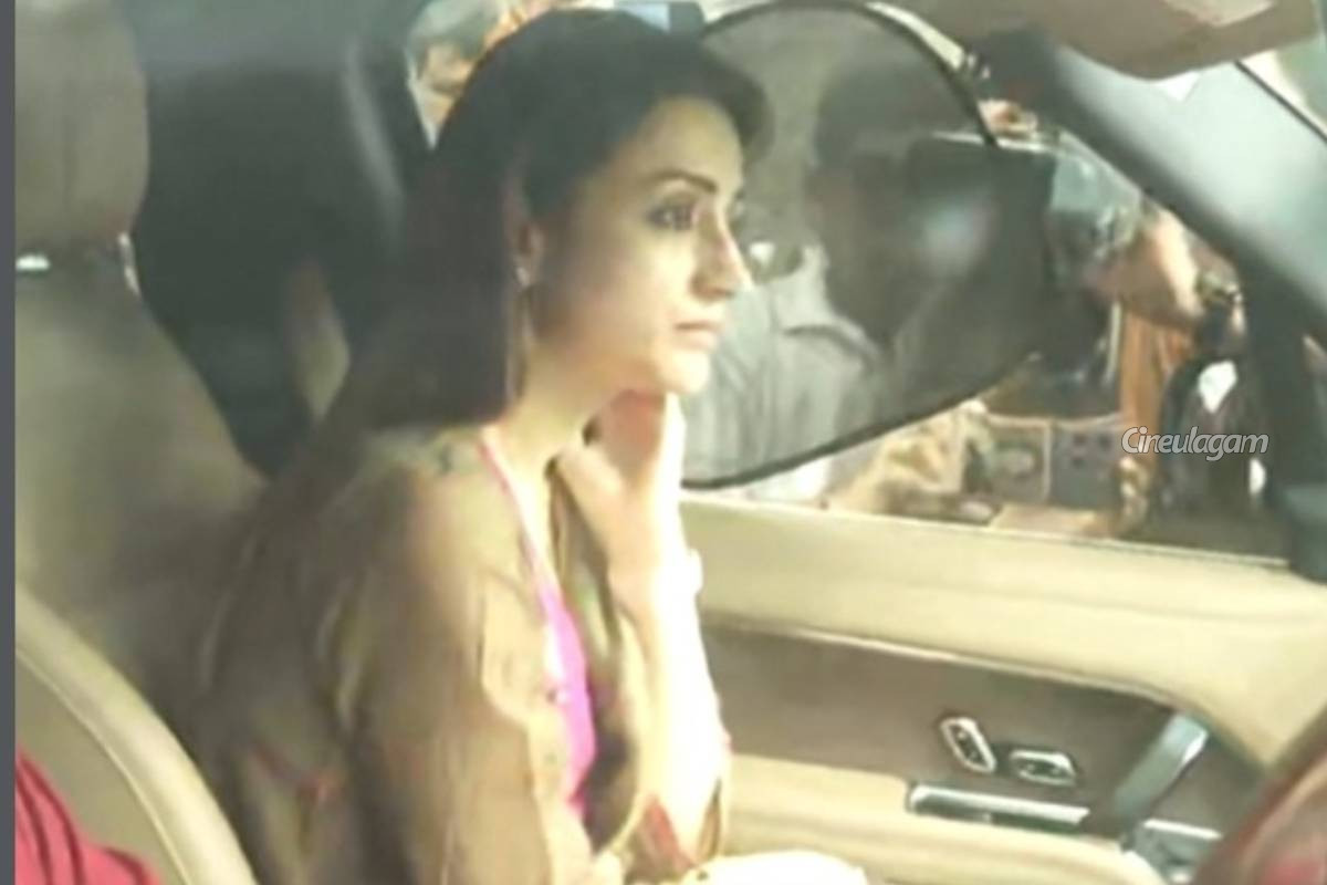 முன்னிலையில் TVK விஜய், வீட்டிற்கு வந்த நடிகை த்ரிஷா... போட்டோஸ் | Trisha Visit Tvk Vijay In His Home