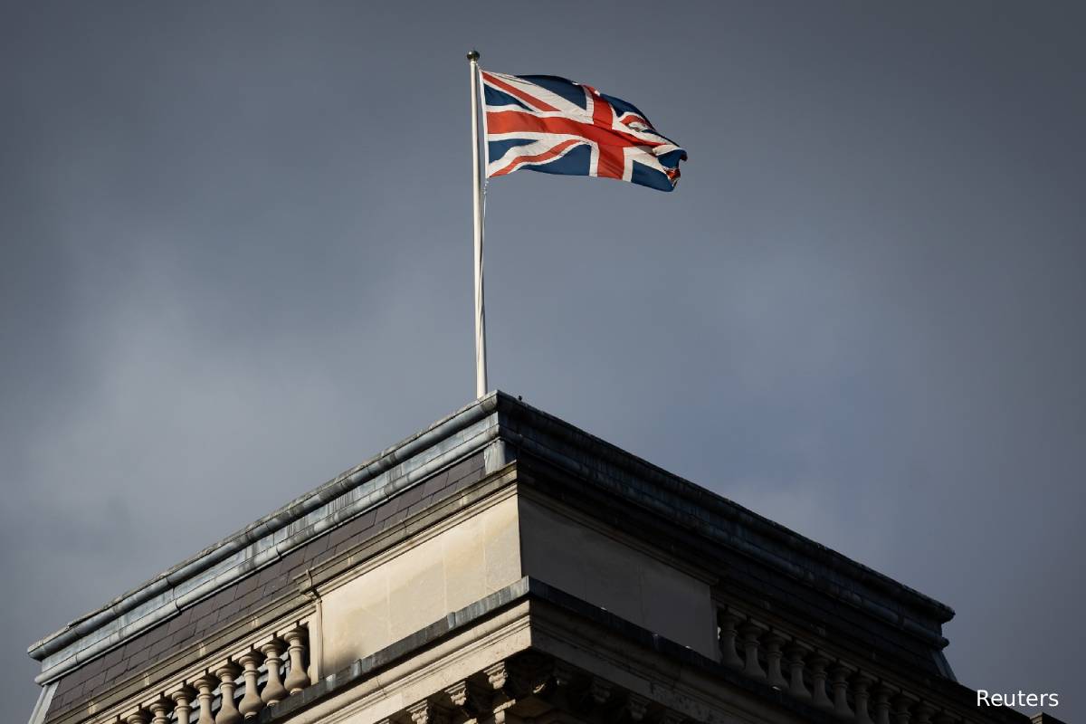 பிரித்தானிய பயணிகளுக்காக வெளியுறவு அலுவலகம் வெளியிட்டுள்ள புதிய பயண ஆலோசனை | Uk Foreign Office Travel Advice For Dubai Abudhabi