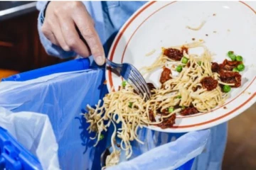 அதிகளவில் உணவை வீணாக்கும் நாடுகளின் பட்டியல் - இந்தியாவின் இடம் என்ன?