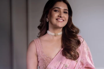 சேலையில் ஜொலிக்கும் நடிகை வாணி போஜன்.. அழகிய புகைப்படங்கள்