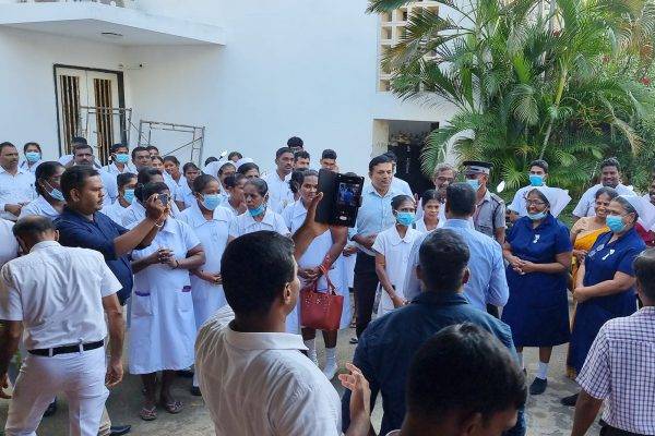 மீண்டும் யாழ். போதனா வைத்தியசாலை பணிப்பாளராக மருத்துவர்   சத்தியமூர்த்தி! | Jaffna Again Doctor Sathyamurthy As The Director