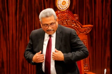 சமூகவலைத்தளங்களில் வைரலாகும் இலங்கையின் இரு பரப்புரை!