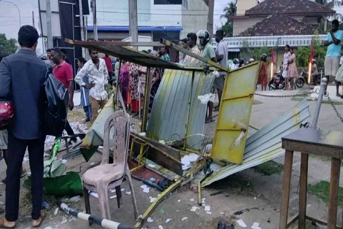 தமிழர் பகுதியில் லொத்தர் கடைக்குள் பாய்ந்த பட்டா வாகனம் ; பறிபோன உயிர் | Vehicle Crashes Into Lottery Shop தமிழர் பகுதியில் லொத்தர் கடைக்குள் பாய்ந்த பட்டா வாகனம் ; பறிபோன உயிர் | Vehicle Crashes Into Lottery Shop