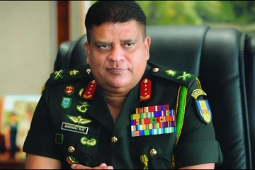 හිටපු හමුදාපති ශවේන්ද්‍ර සිල්වා සජබෙන් දේශපාලනයට? සමාජ මාධ්‍ය කලඹමින් පුවතක් පැතිරෙයි [PHOTOS]