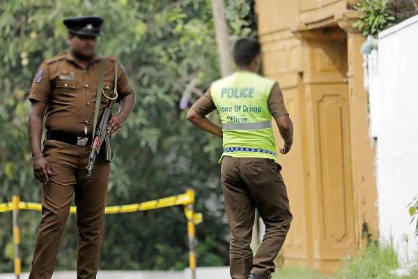 யாழில் கடன் சுமை காரணமாக இளைஞரின் வாழ்க்கைக்கு முற்றுப்புள்ளி | Young Man Committed Suicide Jaffna Due Debt Burden