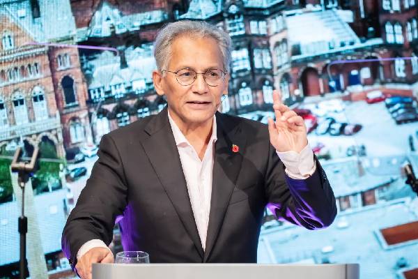 ஆவணப்படம் வெளியிட்ட BBC... 1 பில்லியன் டொலர் இழப்பீடு கேட்டு மிரட்டல் விடுத்த ட்ரம்ப் | Trump Demands Apology From Bbc