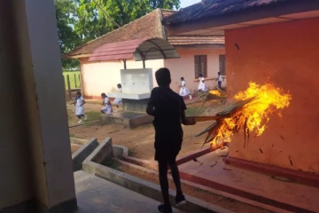 முல்லைத்தீவு பாடசாலையில் தலை தெறிக்க ஓடிய ஆசிரியர்கள் , மாணவர்கள்!