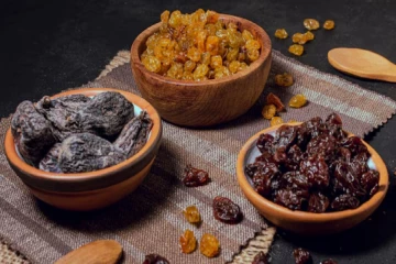 உலர் திராட்சையில் இத்தனை மகிமைகளா ; இரும்புச்சத்து முதல் இதய நோய் வரை...