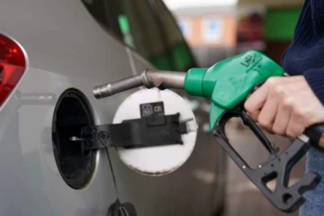 உக்ரைன் போர்க்களத் தாக்கம்! சர்வதேச சந்தையில் எரிபொருளின் விலை மீண்டும் உயர்வு