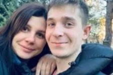 மகனை திருமணம் செய்து கொண்ட வளர்ப்பு தாய்: வினோத சம்பவம்