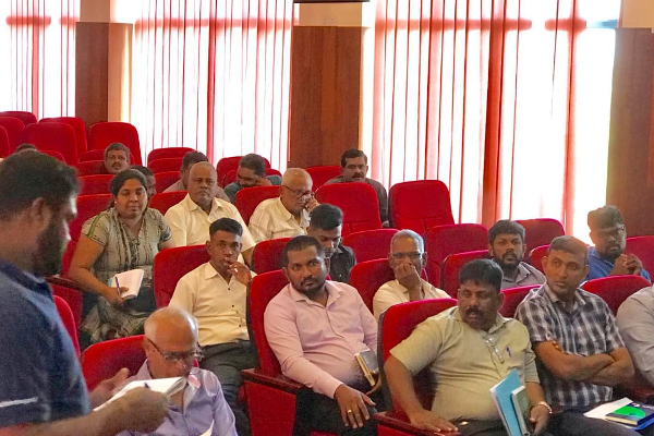 மக்களின் விருப்பங்களே அபிவிருத்தி திட்டங்களாக அமைய வேண்டும்: டக்ளஸ் வலியுறுத்து | Development Plans Minister Douglas Jaffna