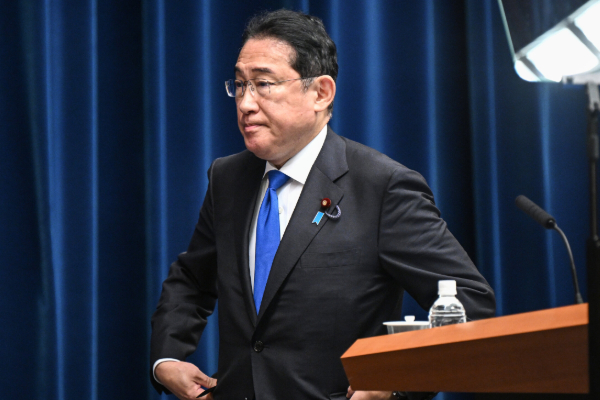 ஆளும் கூட்டணி படுதோல்வி ; ஜப்பான் பிரதமர் பதவி விலகல் | Japan Prime Minister Resigns