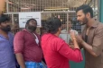 டாஸ்மாக்கில் மது வாங்க நின்றவர்களை விரட்டிய விஷால்.. வைரலாகும் வீடியோ