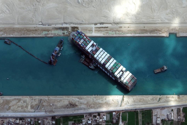 சூயஸ் கால்வாயில் தரை தட்டிய கப்பல் மீண்டும் மிதக்கத் தொடங்கியது | Ship Sank Suez Canal Began Float சூயஸ் கால்வாயில் தரை தட்டிய கப்பல் மீண்டும் மிதக்கத் தொடங்கியது | Ship Sank Suez Canal Began Float