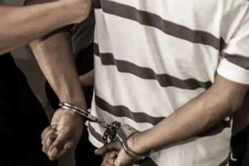 பெருமளவான ஆபத்தான பொருட்களுடன் சிக்கிய இளைஞன்