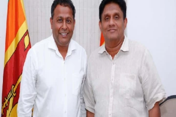 ஐக்கிய தேசிய கட்சிக்கு விழுந்த அடி : சஜித் பக்கம் தாவிய பேராசிரியர்