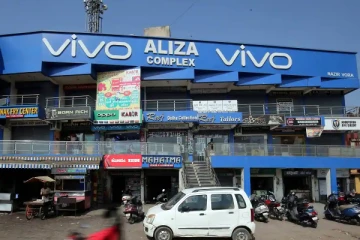 வரி ஏய்ப்பு செய்த விவோ நிறுவனத்திடம் இருந்து ரூ.465.73 கோடி பறிமுதல் - அமலாக்கத்துறை அதிரடி..!