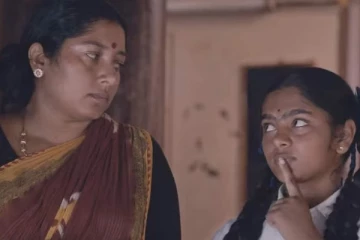 அயலி பட அம்மா நடிகையா இப்படி? வைரலாகும் கிளாமர் புகைப்படங்கள்