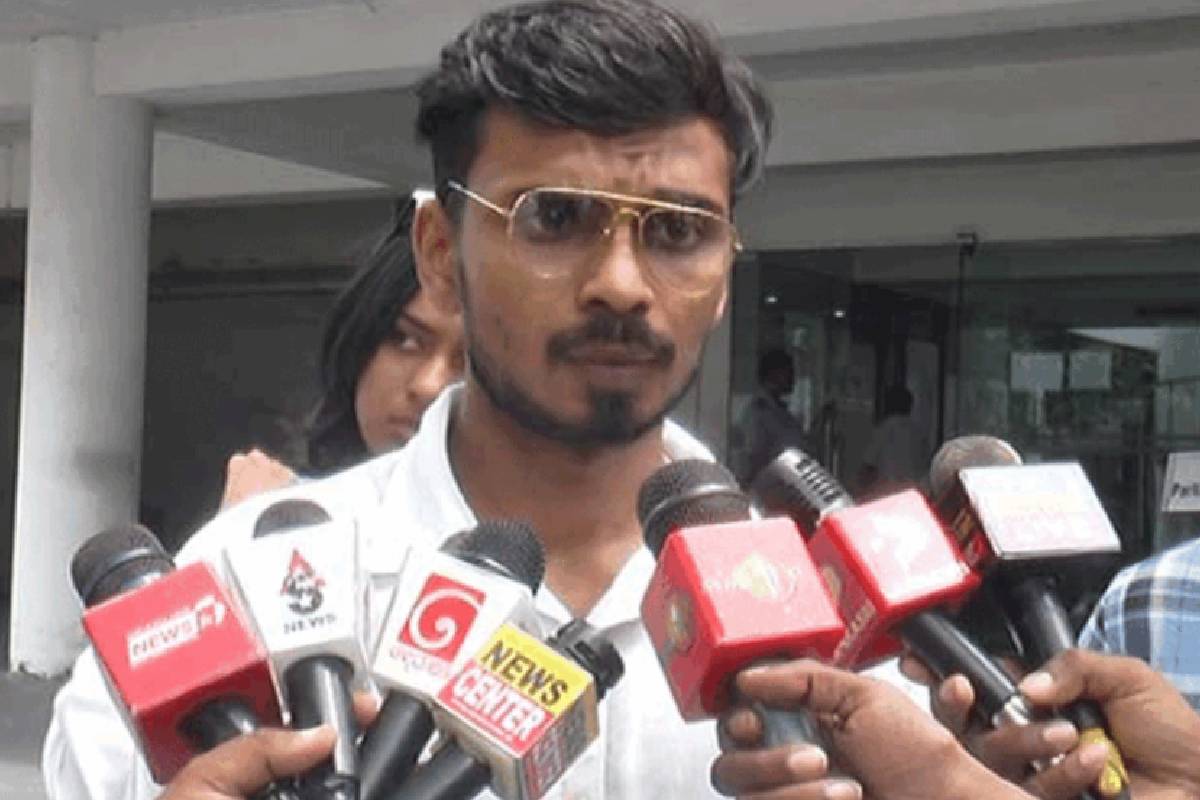 கெஸ்பேவ பொலிஸாரால் சித்திரவதை செய்யப்பட்ட இளம் தம்பதியினர்!பெண்ணில் உடலில் போடப்பட்ட கரப்பான் பூச்சி.. | Man Lodges Complaint With Hrcsl Against Police