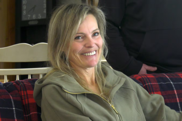 ஒன்றாரியோ பெண்ணுக்கு லொத்தர் சீட்டில் கிடைத்த அதிர்ஸ்டம் | Eastern Ontario Woman Says 245M Catch ஒன்றாரியோ பெண்ணுக்கு லொத்தர் சீட்டில் கிடைத்த அதிர்ஸ்டம் | Eastern Ontario Woman Says 245M Catch