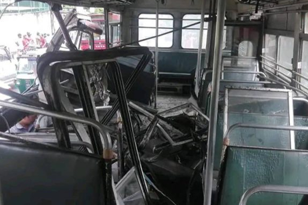இன்று இடம்பெற்ற கோரவிபத்து; 37 பேரின் நிலை! | Accident That Happened Today
