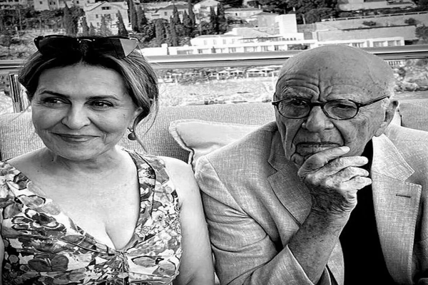 92 வயதில் கோடீஸ்வரருக்கு மீண்டும் நிச்சயதார்த்தம்: யார் அவர்? | Billionaire Gets Engaged Again At 92 92 வயதில் கோடீஸ்வரருக்கு மீண்டும் நிச்சயதார்த்தம்: யார் அவர்? | Billionaire Gets Engaged Again At 92