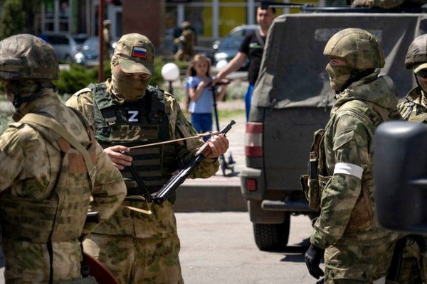 ரஷ்யாவின் தீவிர ஆதரவாளர் கொலை; 26 வயதான யுவதி கைது! | Die Hard Supporter Of Russia Girl Arrested ரஷ்யாவின் தீவிர ஆதரவாளர் கொலை; 26 வயதான யுவதி கைது! | Die Hard Supporter Of Russia Girl Arrested