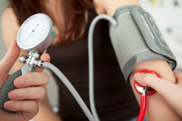 20 வயதை தாண்டி விட்டீர்களா? BP பிரச்சினை வருமாம்- ஜாக்கிரதையா இருங்க