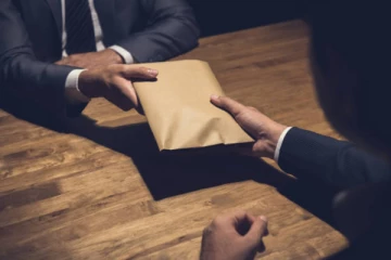 இலஞ்ச பணத்தை பங்கிடும் அரச நிறுவனங்கள் ; வெளியான அதிர்ச்சி தகவல்