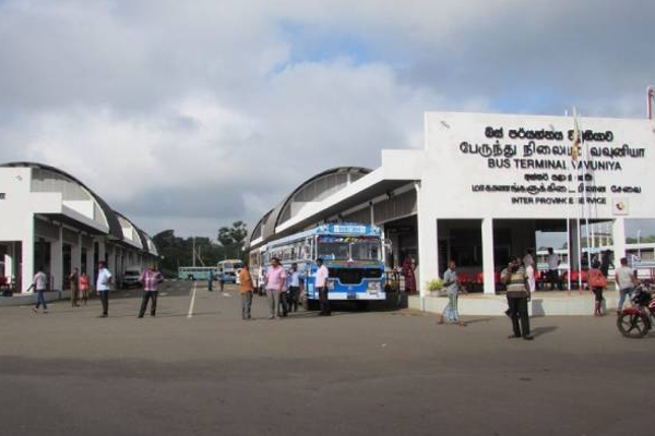 தனியார் - அரச பேருந்து நடத்துனருக்கு இடையே பாரிய மோதல்! 4 பேருக்கு நேர்ந்த நிலை | Clash Private Government Bus Operators In Vavuniya