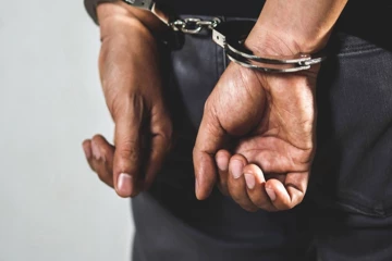 பொலிஸாரின் அதிரடியில் ஒரே இரவில் கைதான 521 சந்தேகநபர்கள்