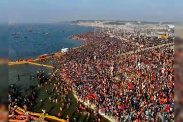 கும்பமேளாவில் நிர்வாண சாமியார்கள்; அதுதான் சனாதன உச்சம் - அரசால் வெடித்த சர்ச்சை