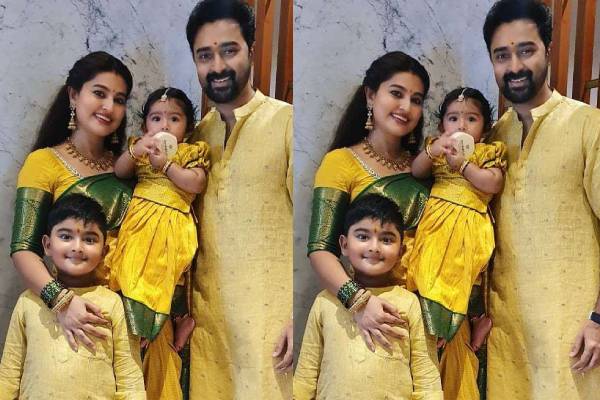 சினேகா - பிரசன்னா குடும்பத்தின் பொங்கல் கொண்டாட்டத்தை பாருங்க... வைரல் புகைப்படங்கள்! | Actress Sneha And Prasanna Pongal Photos Viral சினேகா - பிரசன்னா குடும்பத்தின் பொங்கல் கொண்டாட்டத்தை பாருங்க... வைரல் புகைப்படங்கள்! | Actress Sneha And Prasanna Pongal Photos Viral