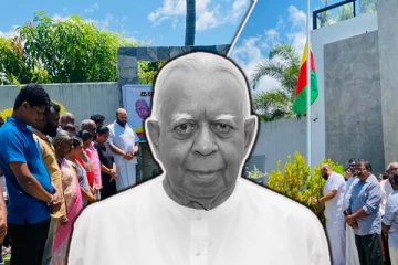 தமிழர் பகுதியில் சம்பந்தனுக்கு அஞ்சலி! அரைக்கம்பத்தில் பறக்கவிடப்பட்ட கொடி